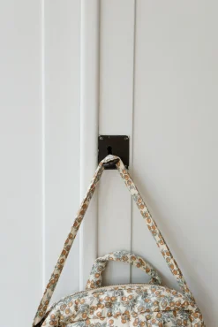 Sélection M Armoire parisienne vintage en bois Hot