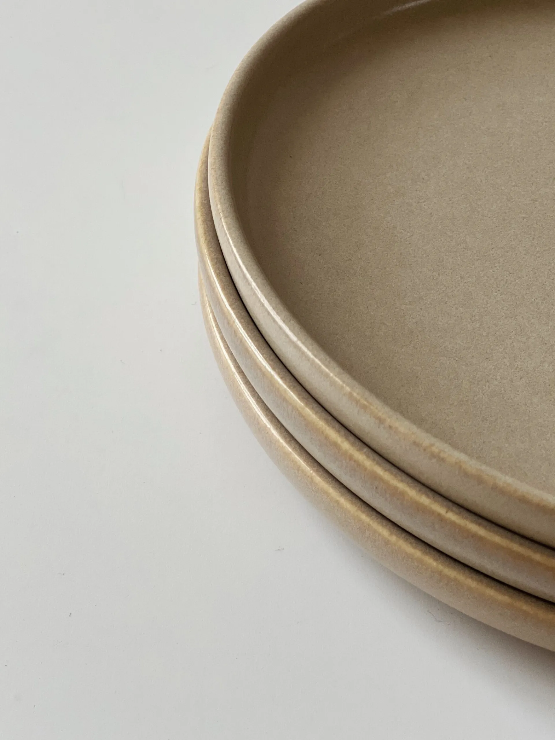 Sélection M Assiette en grès “sable” Best