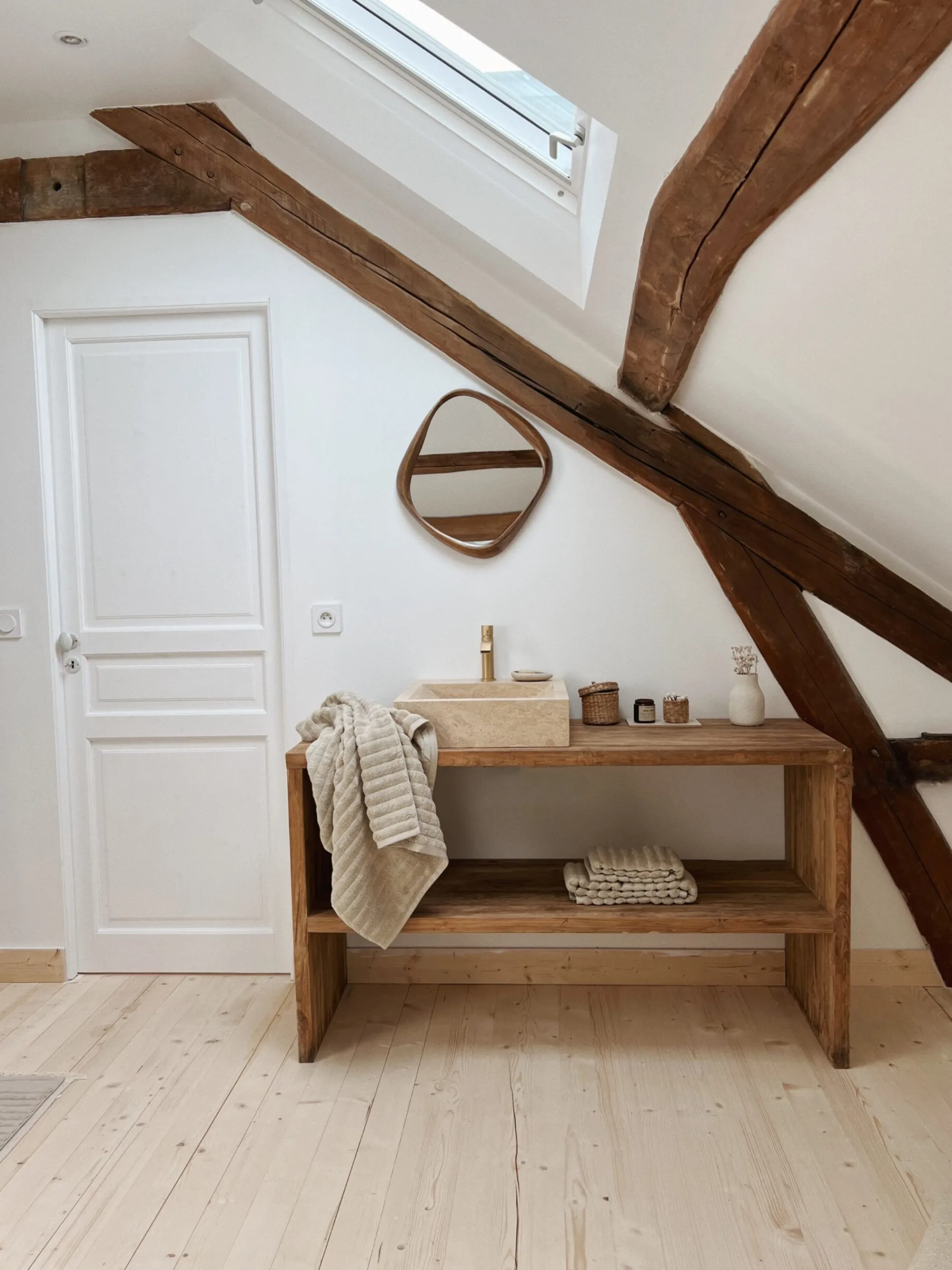 Sélection M Console en teck recyclé – salle de bain Hot