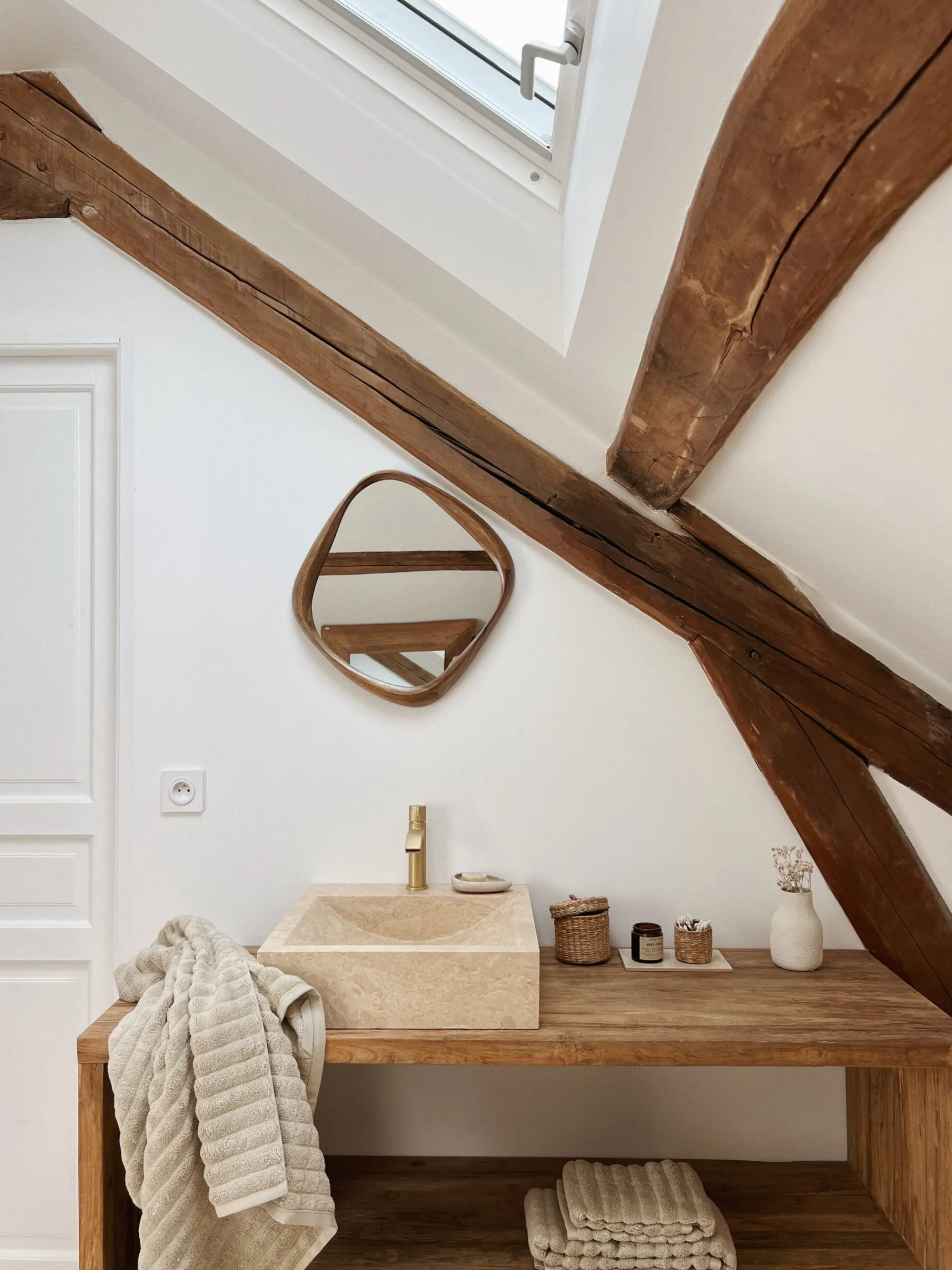 Sélection M Console en teck recyclé – salle de bain Hot