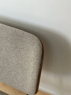 Sélection M Fauteuil beige et bois Aki Hot