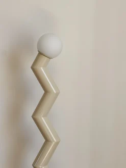 Sélection M Lampadaire en métal Zigzag Discount