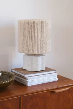 Sélection M Lampe à poser artisanale en béton Outlet