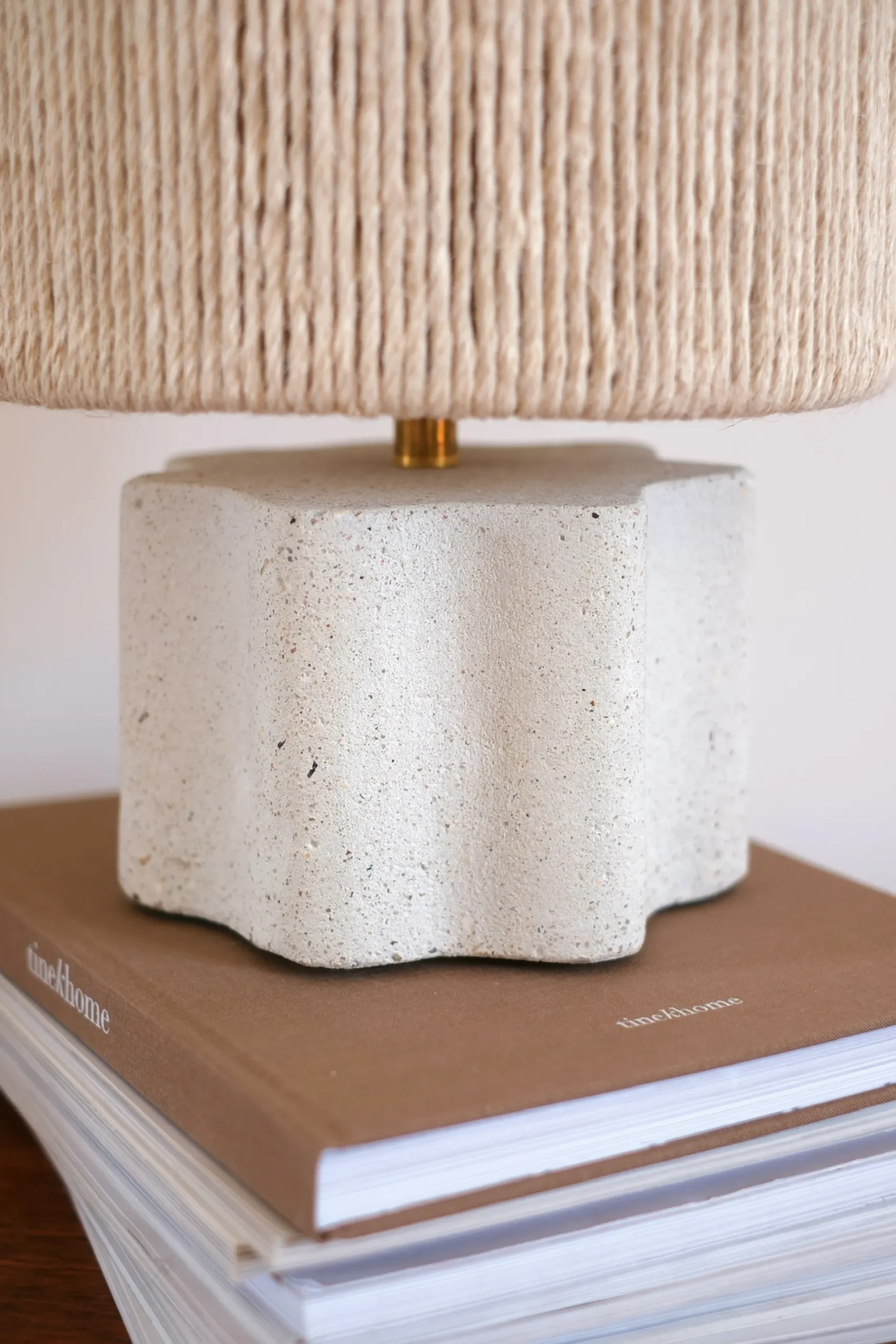 Sélection M Lampe à poser artisanale en béton Outlet