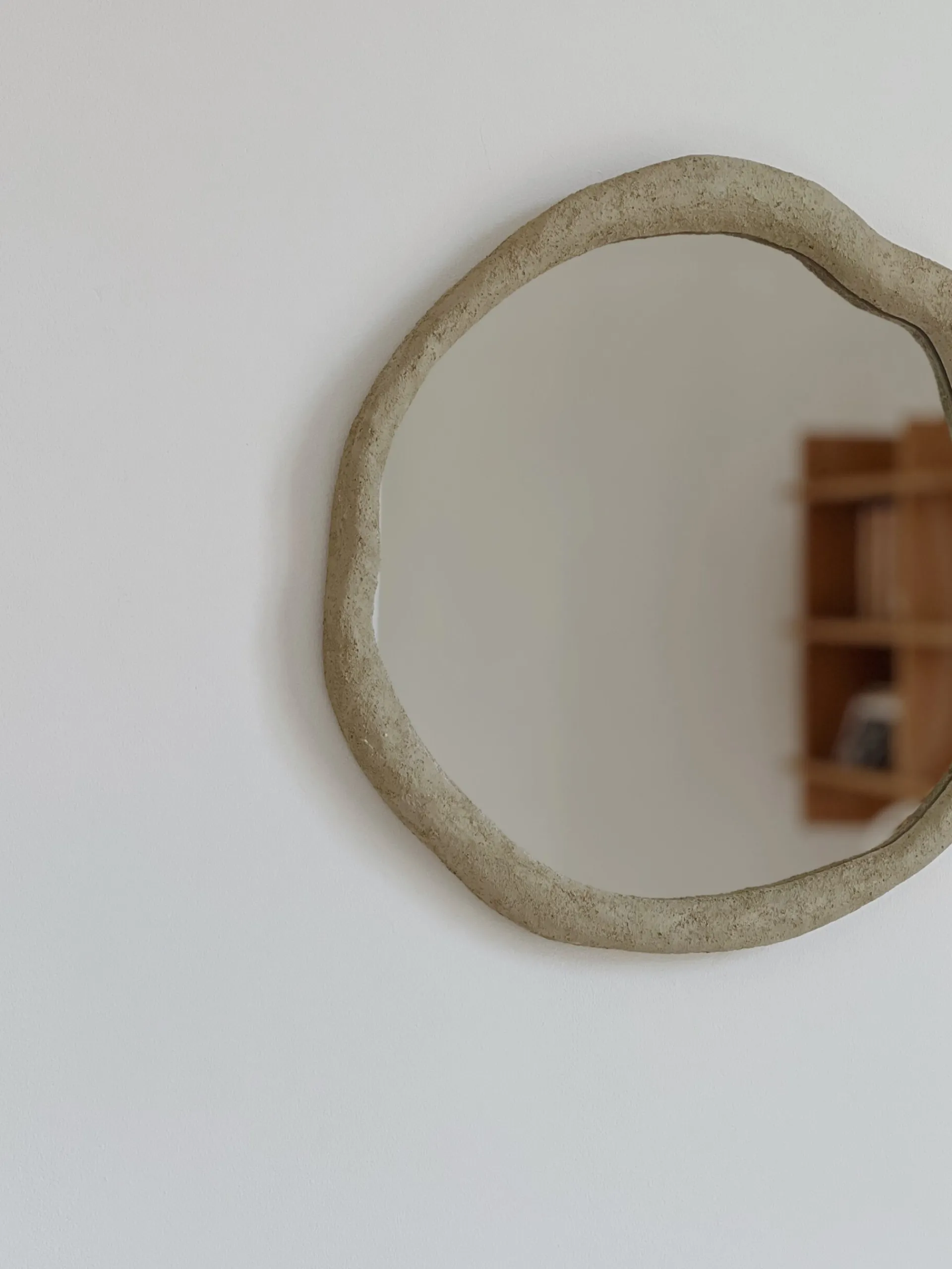 Sélection M Miroir en résine de forme organique Outlet