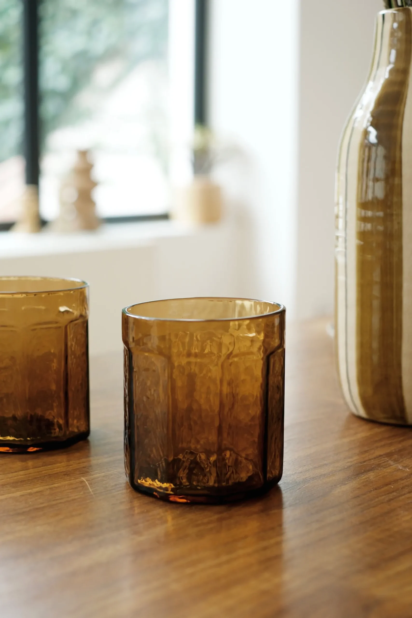 Sélection M Set de 6 verres ambré côtelé – pied ou gobelet Outlet