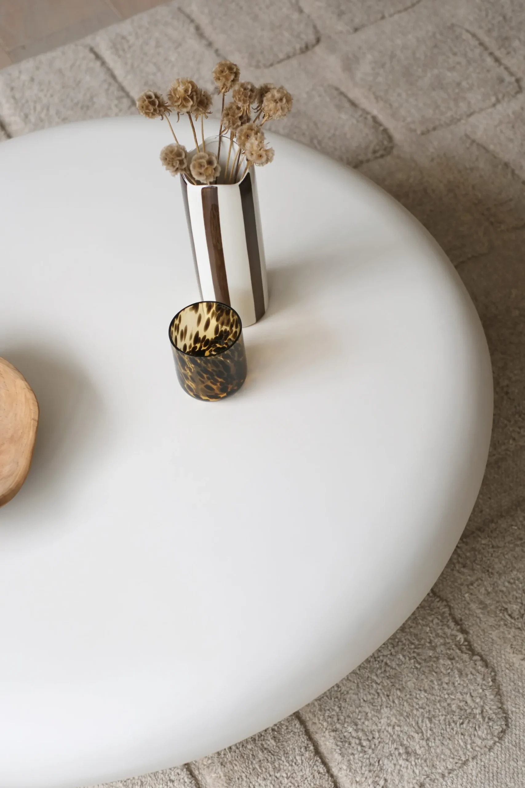 Sélection M Table basse forme organique en microciment Outlet