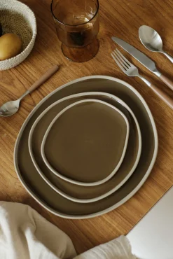 Sélection M Vaisselle en porcelaine olive – collection Mineral